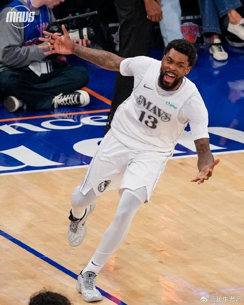 基德：拉塞尔投篮命中率极高组织能力也很出色 他证明了自己实力