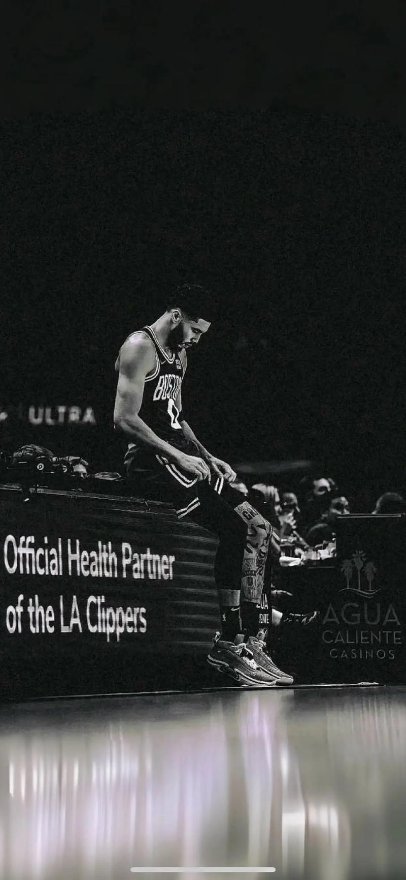 Shams：塔图姆已告知绿军想在新赛季后期复出 球队还需要综合考量