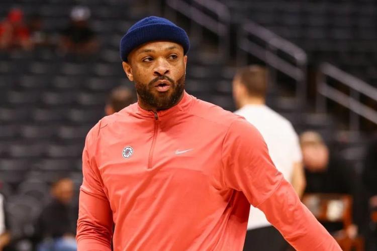 弟弟也不错！卡梅隆-克里斯蒂6中4拿12分2助 数据均来自第三节